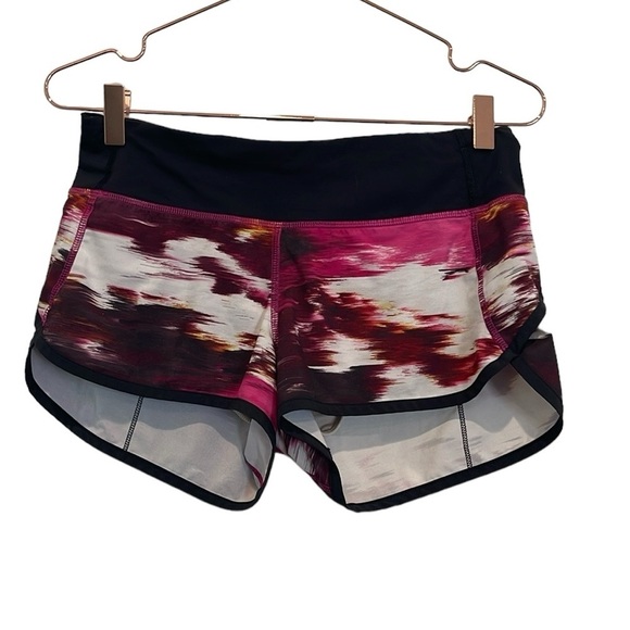 Lululemon Speed Shorts Pigment Wind Berry Rumble, Size 4 - Picture 1 of 8